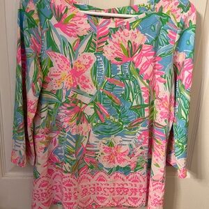 Like New Lilly Pulitzer Floral Spring 3/4 length sleeves top shirt